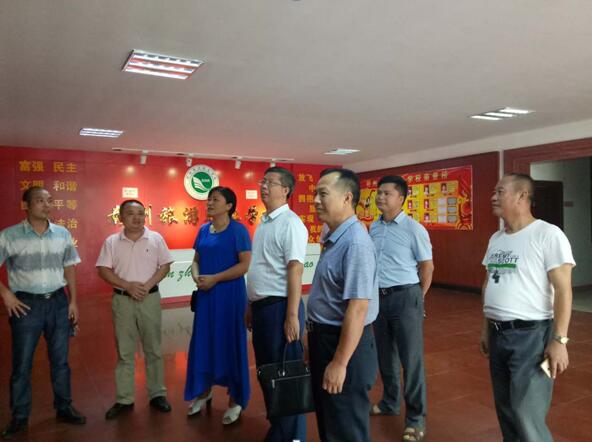 学校领导杜继添,晏勇,郭秋发,黄侍权,赖积明,学校招生就业办主任邱志